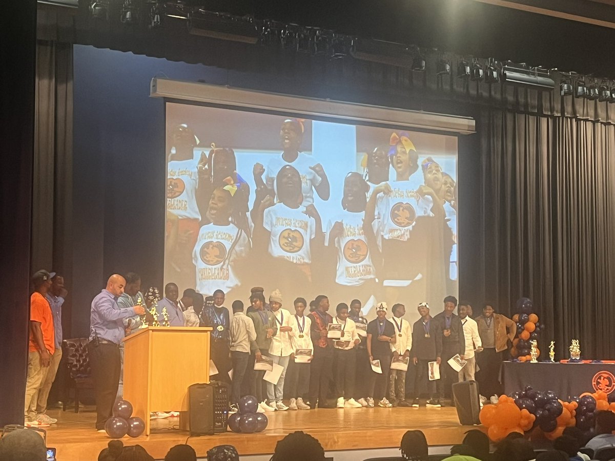 CoachAllen_FDHS's tweet photo. Thanks for the invite family!!! Really enjoyed the @JLewisInvictus Athletic Awards Ceremony. Got to meet a lot of future Astros!!! Love to see our student athletes and coaches being celebrated!!!! Good Work AD Spriggs! https://t.co/AhwaKnNj56