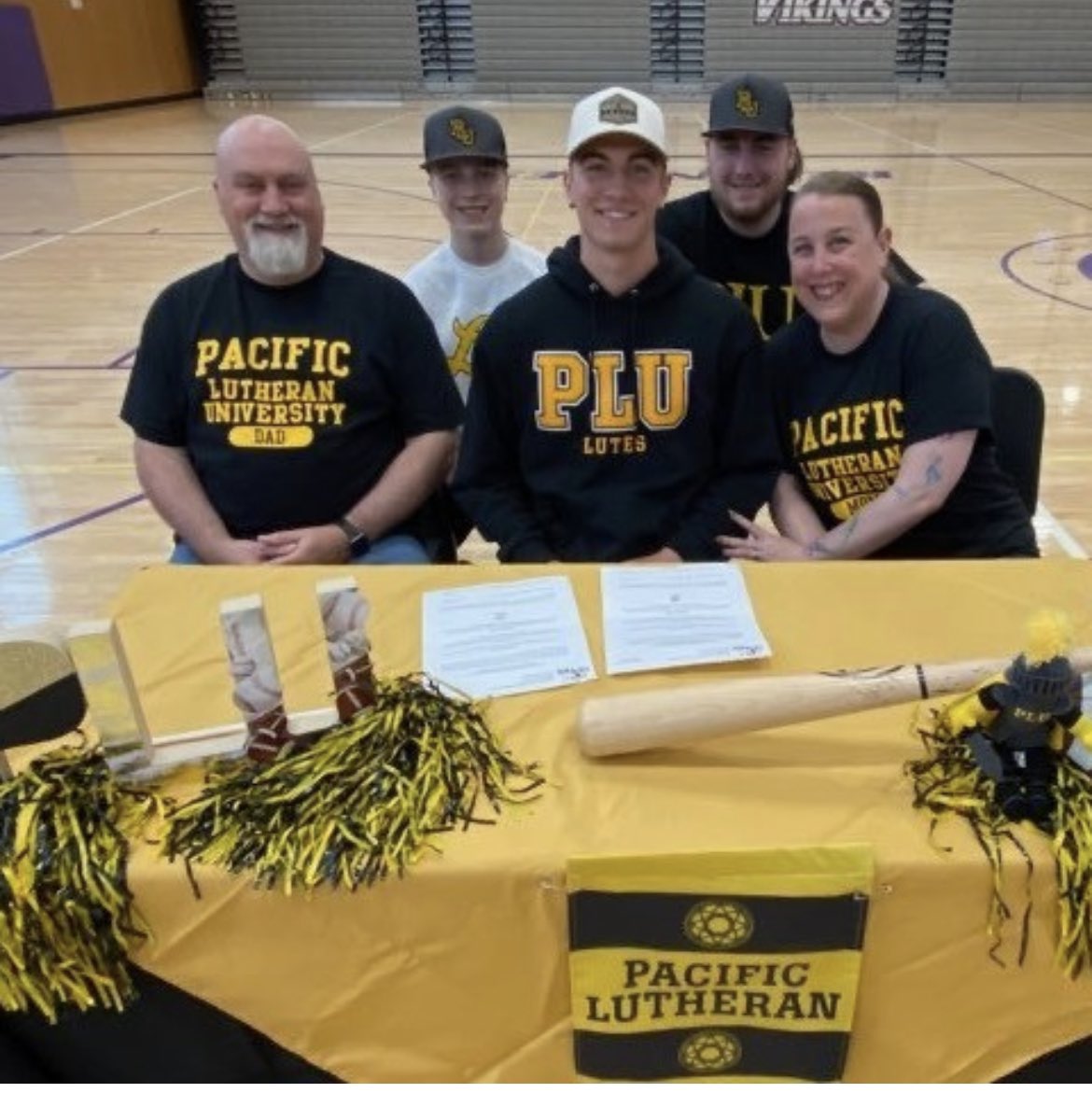 Congratulations to <a href="/C_Beck31/">Cole Becker</a> for signing to play football and baseball at Pacific Lutheran University <a href="/PLUFootball/">Pacific Lutheran Football</a> <a href="/PLUBaseball/">PLU Baseball</a> 

#GoVikings