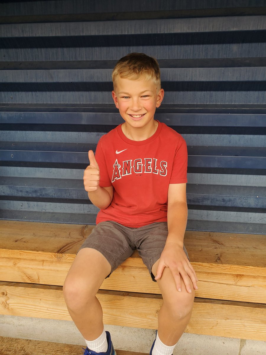 ASmithBecker's tweet image. Fun to hear my 4th grader talk about his LOVE of the @Angels with @TheSportsLodge on @AngelsRadioKLAA