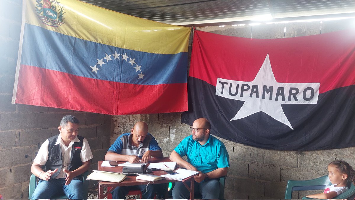 portuguesamrt2's tweet photo. Continuemos fortaleciendo nuestra organizacion, Se realizo reunion con la militancia de @MRTGUANAREPORT2
Dónde se  elaboró un plan de acción para el Municipio, y se bajo orientacion del  1×+ TUPAMARO enmarcado en las orientaciones de la dirección nacional de estadística electoral https://t.co/6LyJ9kgcbU