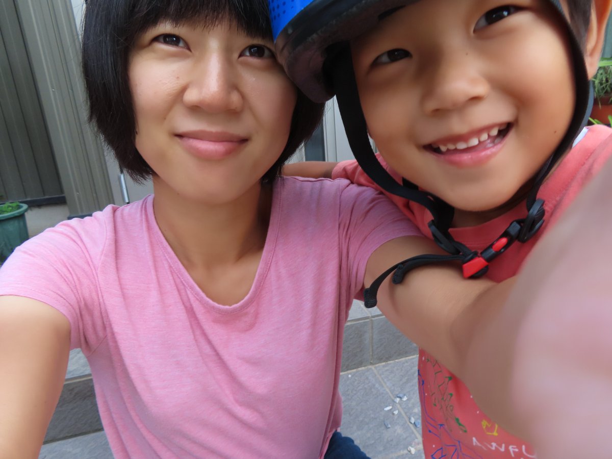 Hey, dear friends.
Good morning.

Only 23 days are the last Japanese elementary school days.

We'll move to Australia.
How wonderful.

I was about to give up on this dream.
However...the dream is waiting for us.

Thank you so much for all.