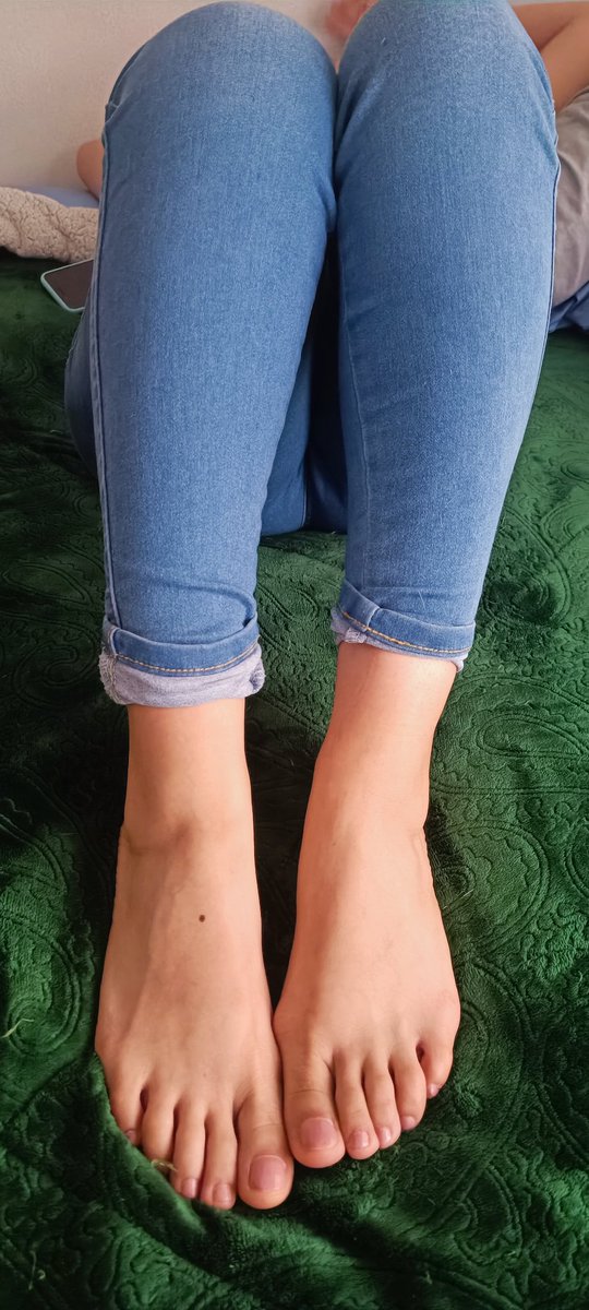 LucasYNat's tweet photo. Qué opinan? Ella dice que no le gustan 😃
#feet #pies #piesdemujer #feet_lover #feetfethish #PiesLatinas https://t.co/H7r3JVaye5