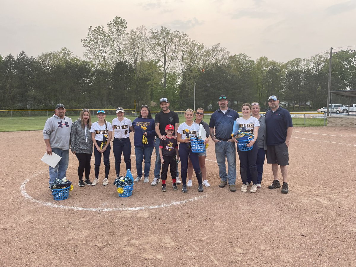 PhnSoftball tweet picture