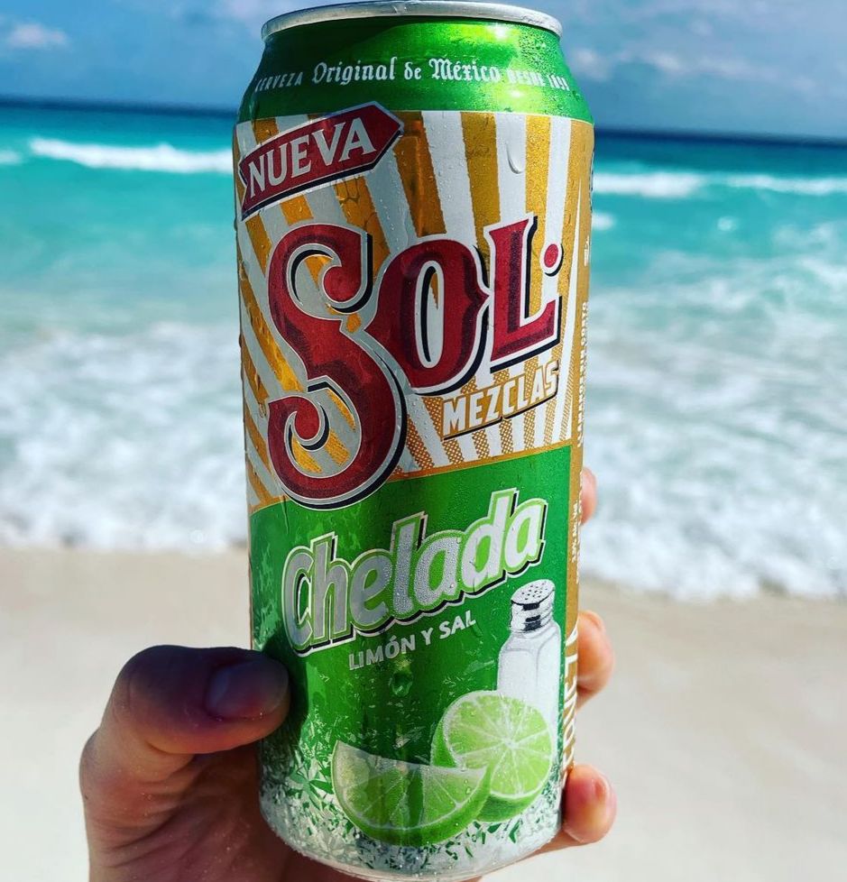 NannnRv's tweet photo. Sol Mezclas, naranja, granadina y un twist de limón, ¡una mezcla cítrica y vibrante! 🍊🍺🍋 #SolMezclasChallenge @solmezclasmx https://t.co/c3ZSkcAqJT
