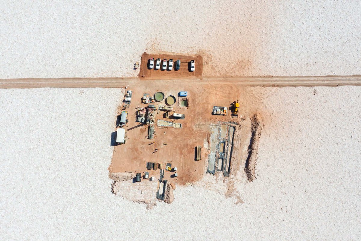 🚨🏔️ #BoomLitio Europa busca reducir el consumo de combustibles fósiles y la emisión de carbono. Para esto el litio es un recurso que presenta un modelo energético menos contaminante. Sin embargo, con sus propios fallos.🧵

👉 bit.ly/LitioOP