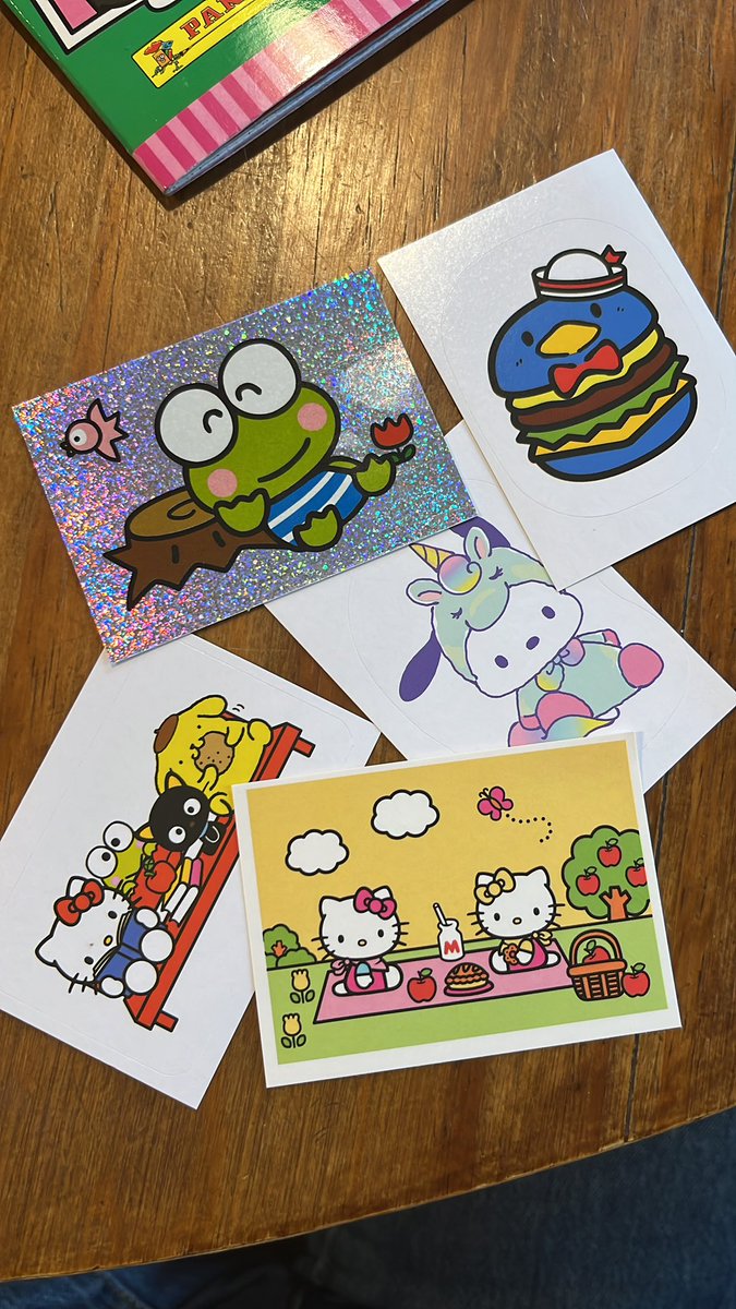 Pame Stupia on Twitter "Hoy tuve un momento zen pegando las figuritas