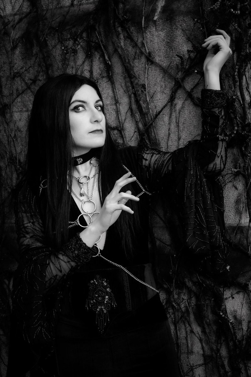 RioTPhoenyx's tweet photo. #WorldGothDay 
With @wezrezcosplay as Wednesday🖤
📷: @TLT_WM https://t.co/ESB7ED58Rt