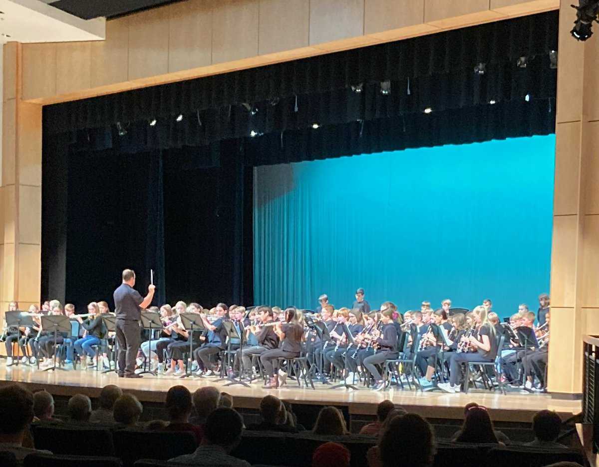 Belmont 5th graders participated in a band concert with students from other elementary schools in the district! Great job! 🎼 @USD_232 #BEbulldogs