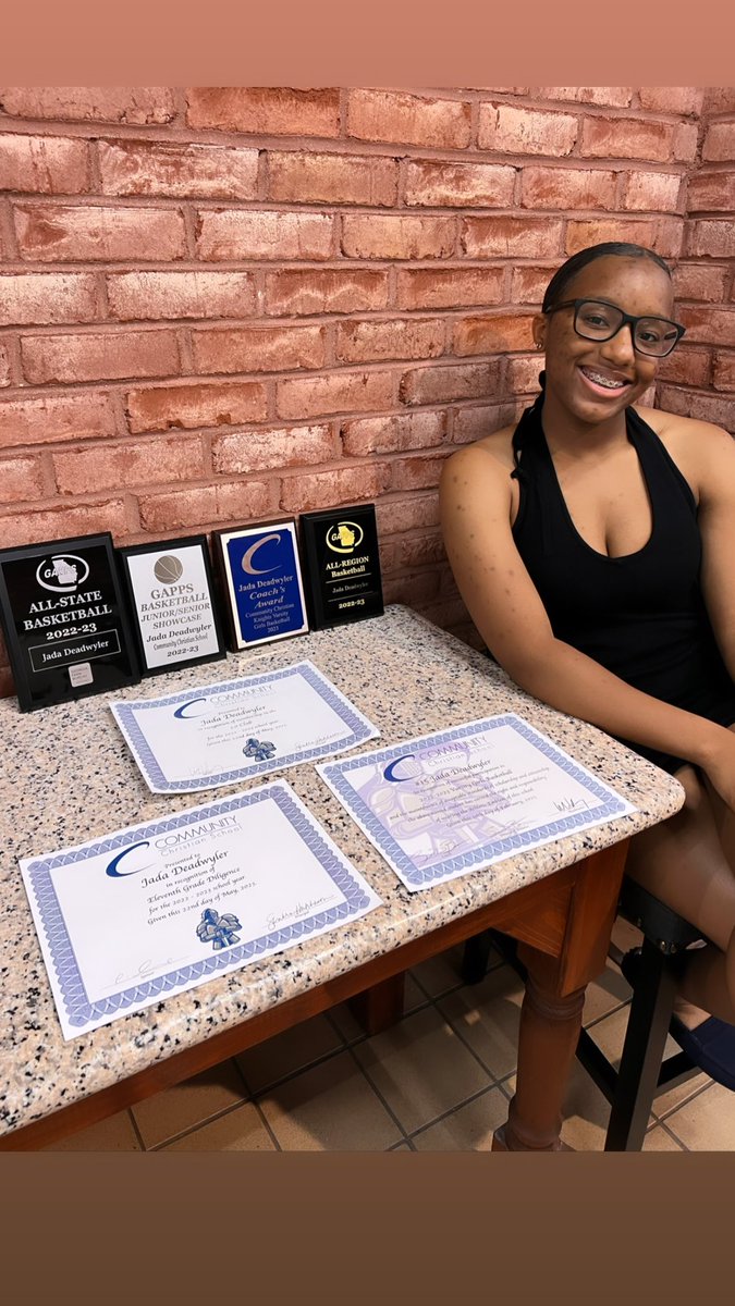 Proud of myself :
3.0 Club 
Eleventh Grade Diligence 
All State Basketball 
All Region Basketball 
Coach’s Award 
Junior/Senior Showcase 😆