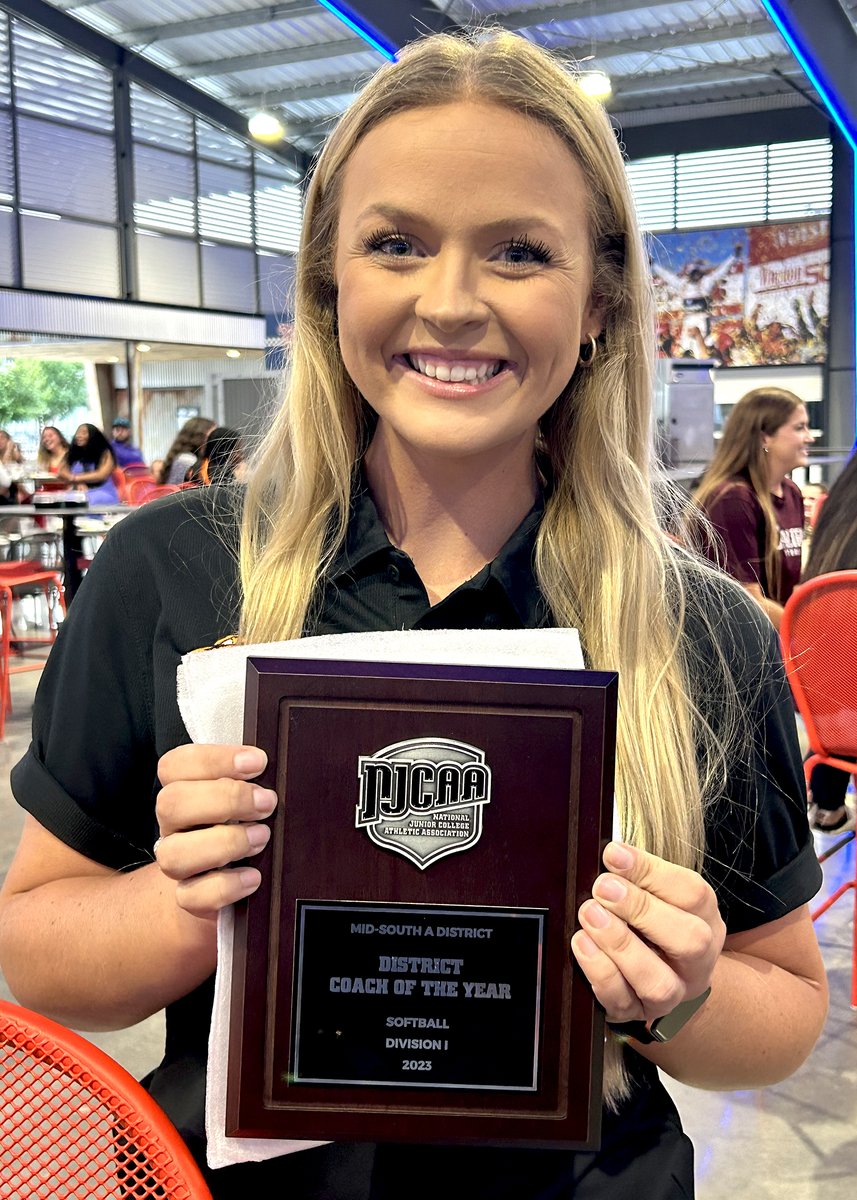 COACH OF THE YEAR: Congrats to Lady Roadrunner head softball coach Brette Kohring, who was named the Mid-South A District Coach of the Year during Monday's NJCAA World Series banquet at the Talladega Speedway in Alabama. @angelinacollege @ACRunnersSB