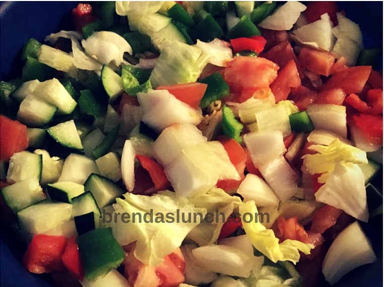 RT @BrendasLunch: #Garden #Salad! #foodie #recipe #healthyeats #healthyeating #foodshare brendaslunch.com/?p=725&utm_sou…