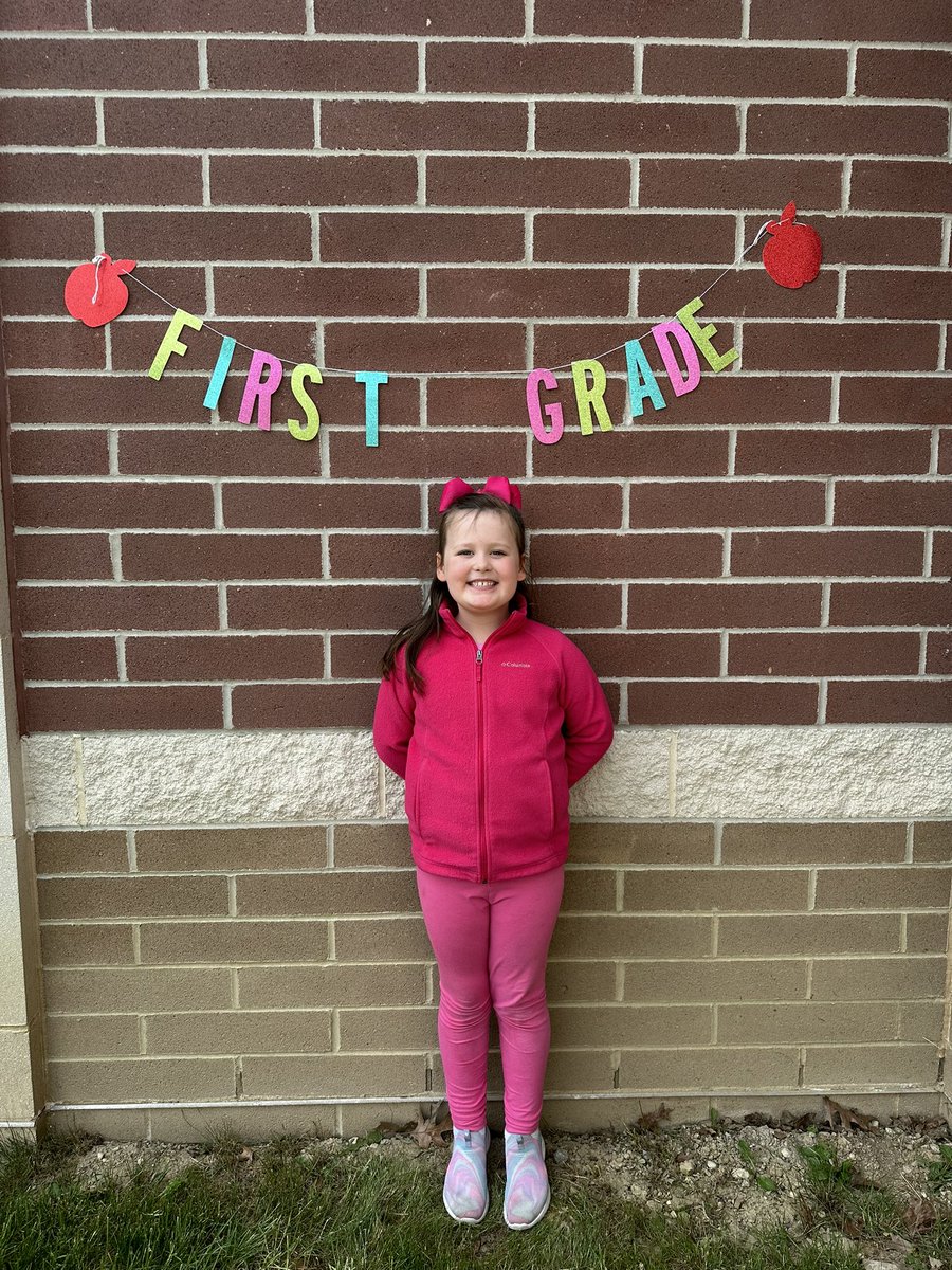 MrsWhiteC6's tweet photo. Lots of end of the year pictures today! Can't believe it is almost summer! ☀️ https://t.co/eK0wBqXyqv