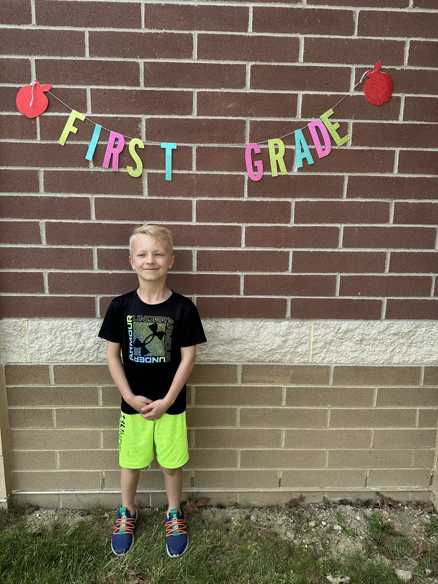 Lots of end of the year pictures today! Can't believe it is almost summer! ☀️