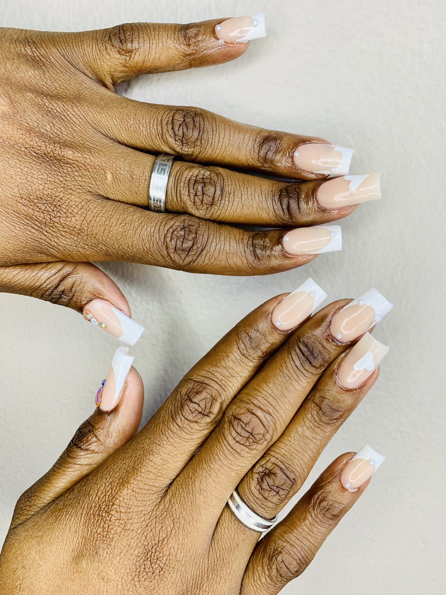 AMEnhancements's tweet photo. 🎉🎉WINTER SPECIAL🎉🎉

Get this cute French nails with pearls for ONLY R250.Short, Medium or Long😜 Which girl are you? 
Call/WhatsApp ☎️:078 473 1040 to book your appointment.

#GirlTalkZA #nails #pretoria #plug #ThaboBester #DrNandipha #nailtech  #frenchnails https://t.co/ZyCueh1lo0