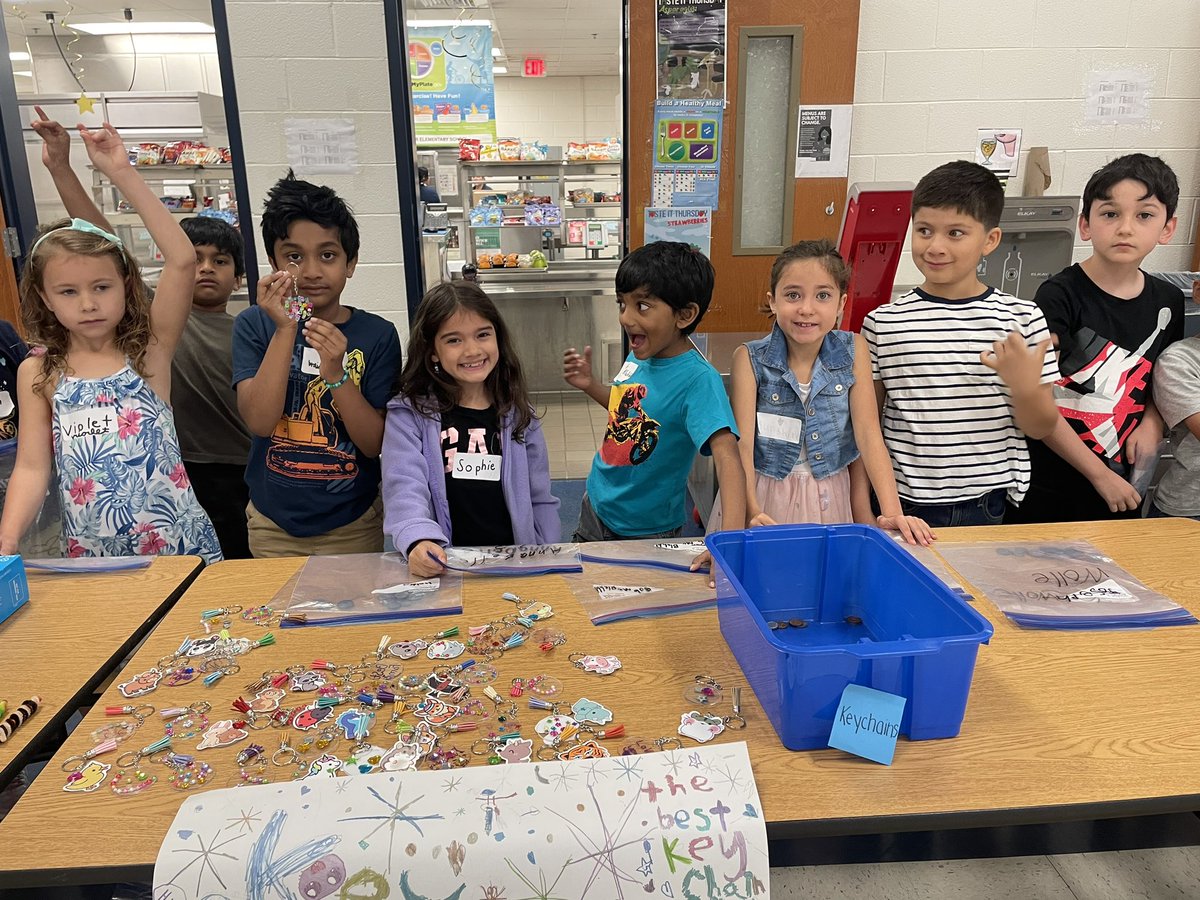MsNarkevic's tweet photo. Ended our Economics unit with a VERY successful Market Day! The students were both producers and consumers, as they bought and sold their unique and creative products! @RLCPrincipal https://t.co/0pagX8VZg0