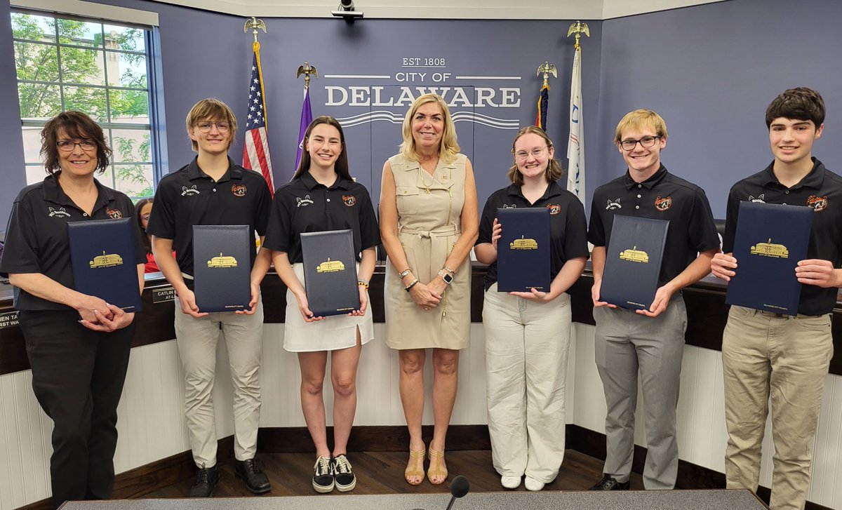 Delaware_Ohio's tweet photo. Mayor Riggle took time Monday to present a Proclamation to @HayesHighSchool students Adam Fronduti, Paul Gabel, Jacob Payne, Meg Wolf, Rosemary Cranston and teacher Joanne Meyer for their succes in @NASA s App Development Challenge for Space Communications and Navigation Program https://t.co/0EG1tUK8iw