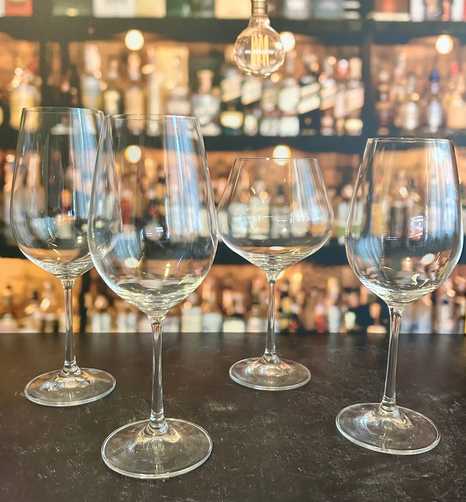 redvanillahome's tweet photo. ,,🍷Can you feel it? #NationalWineDay is right around the corner!
https://t.co/qihm7xTE9Y

#WineGlass #WineNot #CorkIt #ILoveWine #WineWithFriends #Wine #Glassware #ViolaGlass #Aroma #WineTogether https://t.co/8T8YHWgrj5