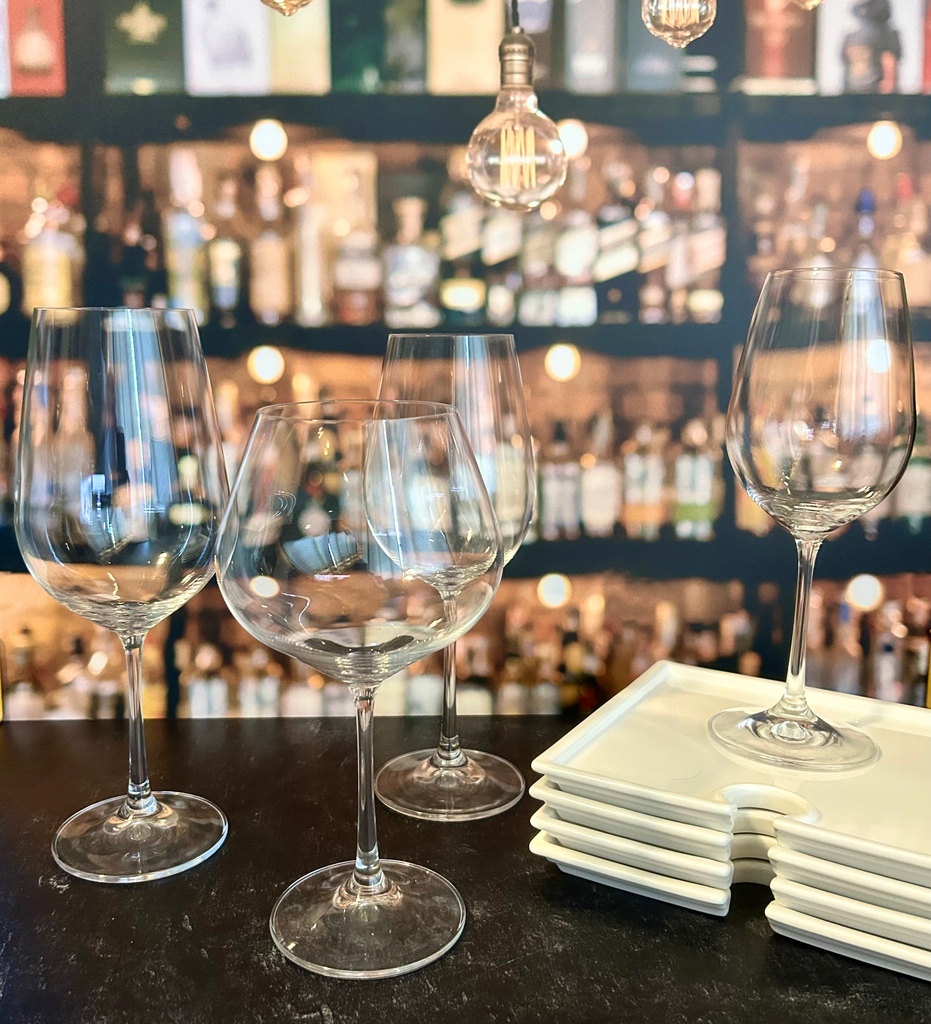 redvanillahome's tweet photo. ,,🍷Can you feel it? #NationalWineDay is right around the corner!
https://t.co/qihm7xTE9Y

#WineGlass #WineNot #CorkIt #ILoveWine #WineWithFriends #Wine #Glassware #ViolaGlass #Aroma #WineTogether https://t.co/8T8YHWgrj5