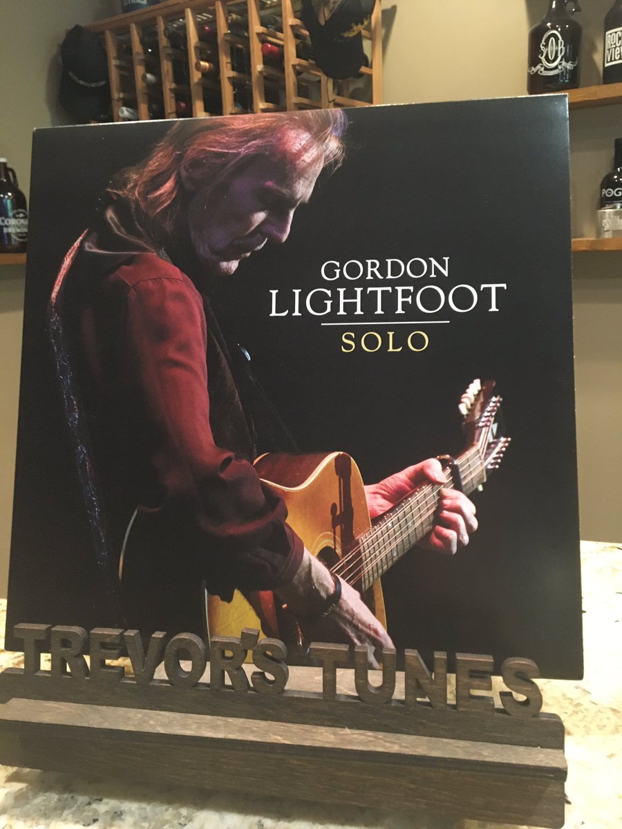 Ending a Canadian long weekend in the most Canadian way.
We will never forget Gordon Lightfoot - a true Canadian legend. 

It’s so easy to live with no fear or deceit
But sometimes I think maybe I have skipped a beat 

#vinyl #vinylrecords #vinylcommunity #gordonlightfoot