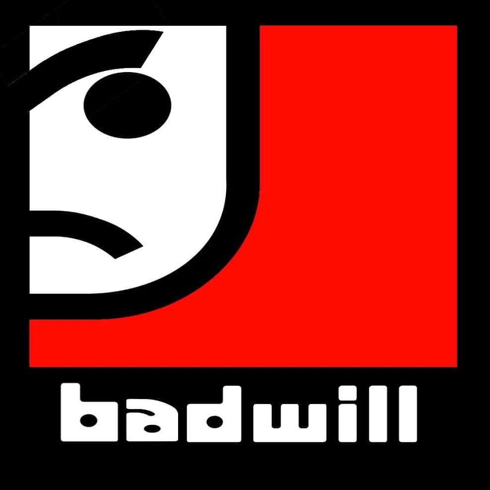 trentandrewrld's tweet image. Made like a dark, fucked up version of the Goodwill mascot haha. Just a glimpse into my dark reality. A full stare into my twisted perspective would make most simply go insane lmao