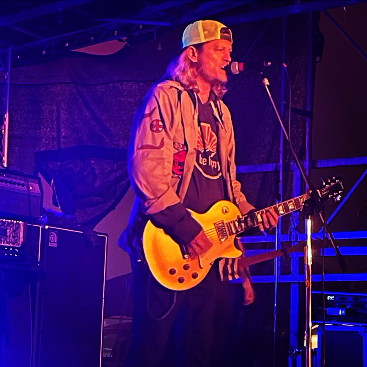 Strong show in rural Jersey last weekend. Wes Scantlin, Puddle of Mudd. My photo.
Frenchtown, New Jersey.
#puddleofmudd #jerrycantrell #grunge #wesscantlin #postgrunge #rock #topguitar #frenchtownnj
