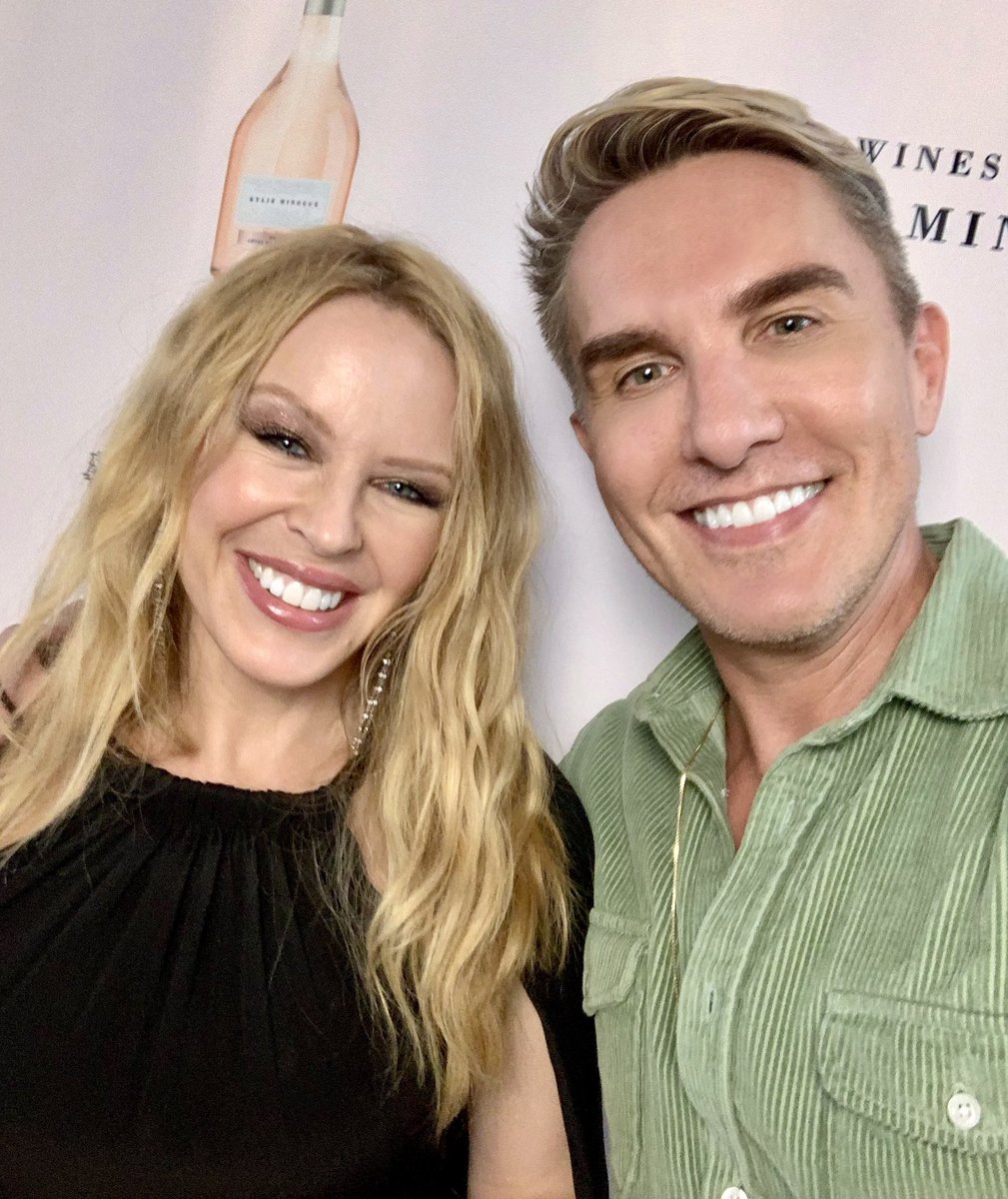 I’ve been a fan since 1987 and finally I met <a href="/kylieminogue/">Kylie Minogue</a> in the store at the end of my street! Funny how life turns out! #dreamcometrue #PadamPadam  ❤️