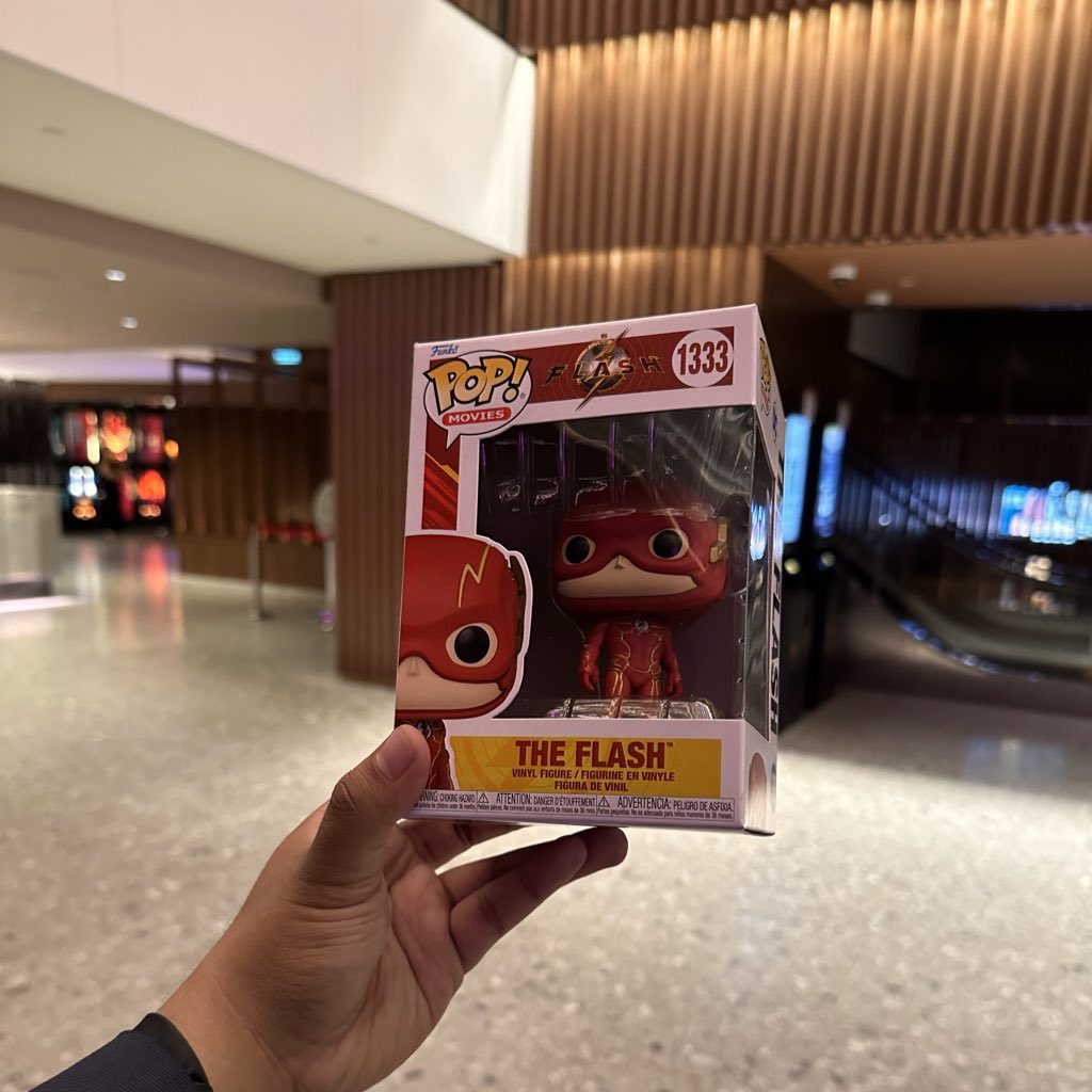 zhafvlog's tweet photo. Oh malam tadi Zhaf dapat tonton #TheFlashMy awal empat minggu sebelum release di @GSCinemas Aurum Theatre ! Thanks to @wbpictures for the invites! 😊 https://t.co/GHg2jHxaVB