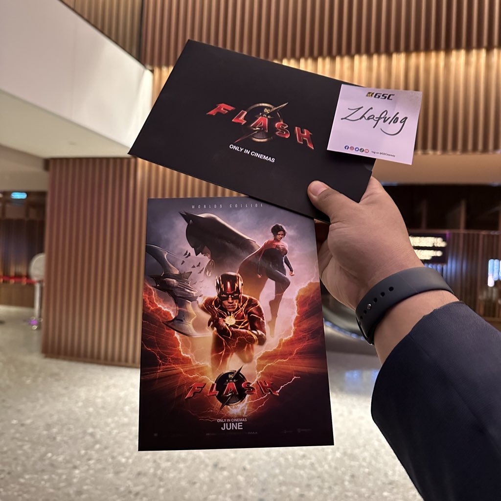 zhafvlog's tweet photo. Oh malam tadi Zhaf dapat tonton #TheFlashMy awal empat minggu sebelum release di @GSCinemas Aurum Theatre ! Thanks to @wbpictures for the invites! 😊 https://t.co/GHg2jHxaVB