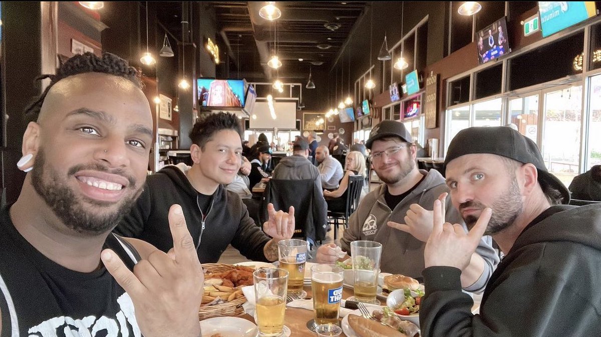 TheVeerUnion's tweet image. Happy May Long Weekend Canada! 
.
.
.
#theveerunion #veerunion #latenightsavior  #maylongweekend #longweekends #altmetal #metal #hardrock #rock #vancouvercanada #wintersover