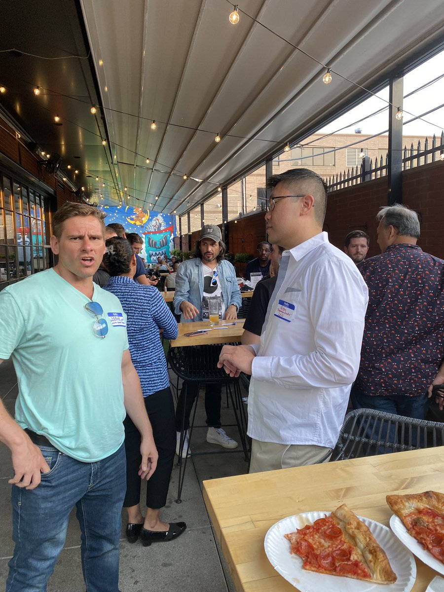 Emily_CESS's tweet image. Just met some amazing blockchain enthusiasts at Pizza DAO. #W3D Excited to see what new advancements in the field will come out of CESS. #CESS_Storage