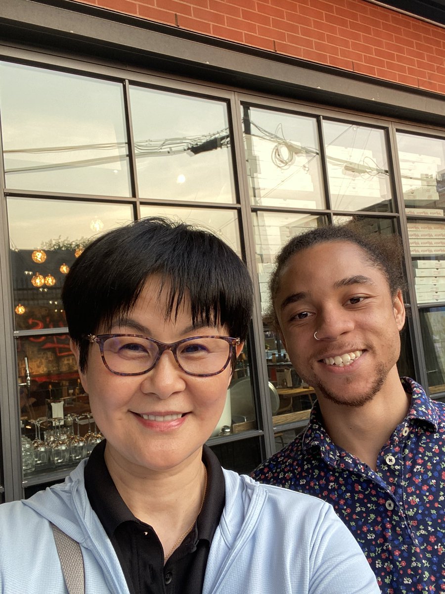 Emily_CESS's tweet image. Just met some amazing blockchain enthusiasts at Pizza DAO. #W3D Excited to see what new advancements in the field will come out of CESS. #CESS_Storage