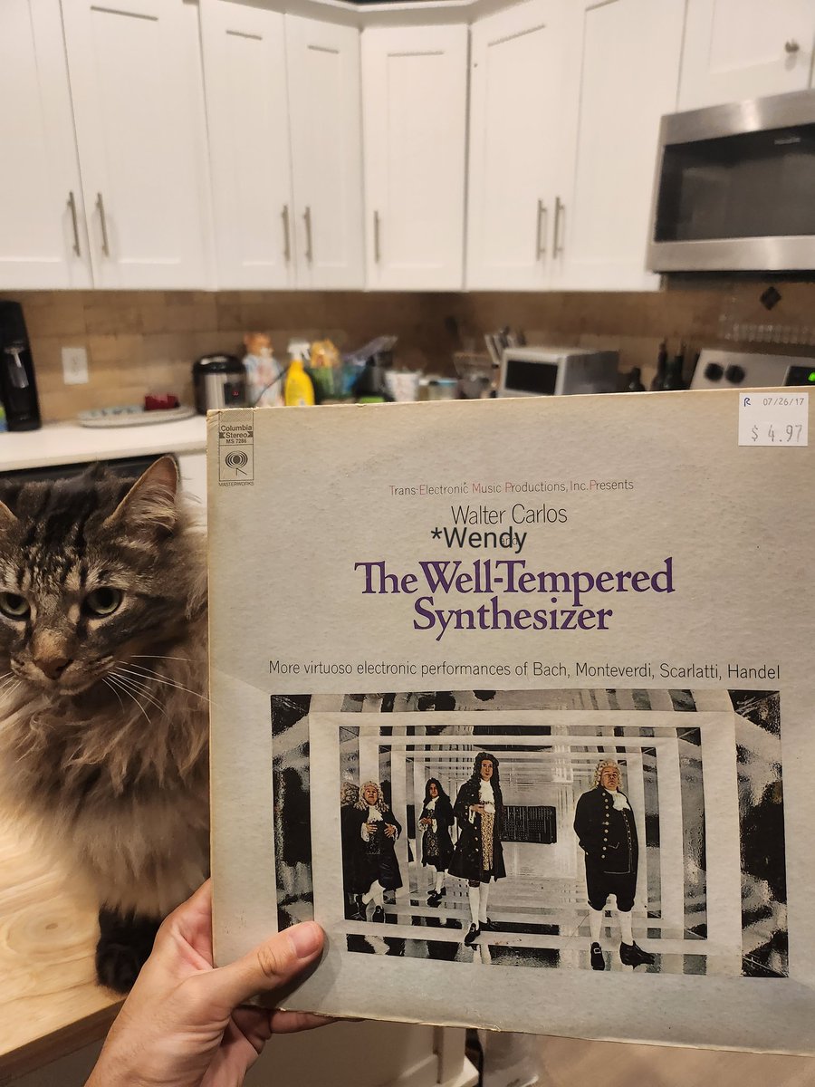 Busting out some vinyl beats to clean dishes to