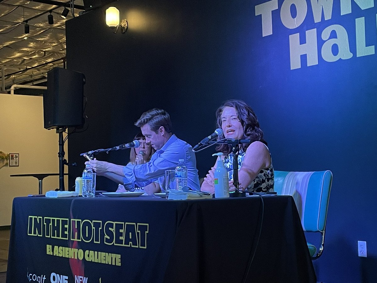 #RT <a href="/denverwestword/">Denver Westword</a>: <a href="/KellyBroughDen/">Kelly Brough</a> says “This shit is really hot” 🔥🔥