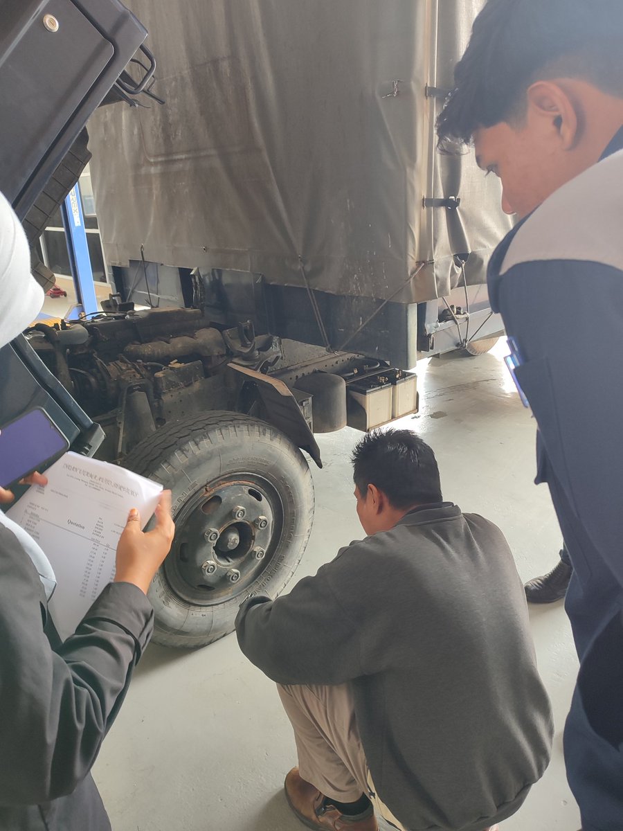 danialjkrckm's tweet photo. ISNIN : 22/5/2023
- Kerja-kerja pemeriksaan kenderaan berkaitan penyaman udara, signal dan servis berkala bersama Encik Helmi
- Pemeriksaan kenderaan dari Jabatan Perikanan mengenai masalah penyaman udara yg tidak berfungsi
@EnCiK_JM1
@JKRCKMKedah
#internfebjun2023
#ckmkedah https://t.co/aY6VI1qsKi