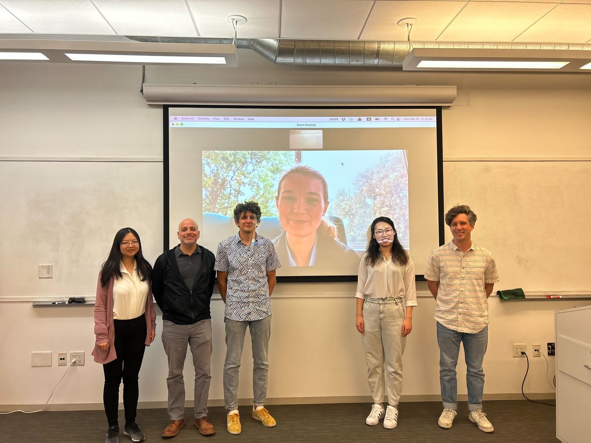 Huge congrats to <a href="/elezzx2020/">Zixuan (Eleanor) Zhang</a> on passing her qual exam today! She is coadvised with @StevenGazi and has been working hard on models for single cell eQTL calling! 🎉🎉