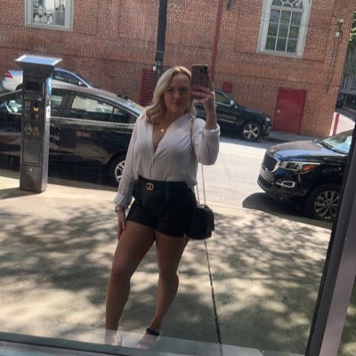 brooke_perry2's tweet photo. #NewProfilePic https://t.co/qWFGNvAdwG