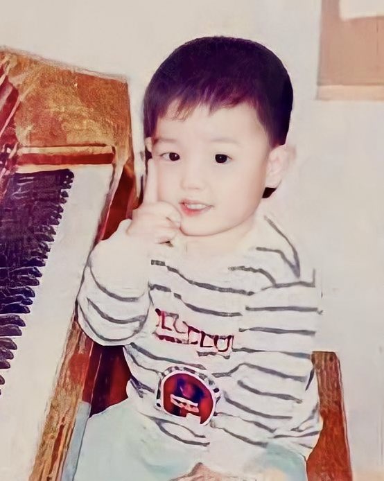 pearlliith's tweet photo. แทยงเบ่บี๋เป็นพี่น้องที่พลัดพรากกับพี่แบคเป๊ะๆ 🫠🫠🫠🫠🫠 น่ารักโคสสสส https://t.co/911trT4dzz