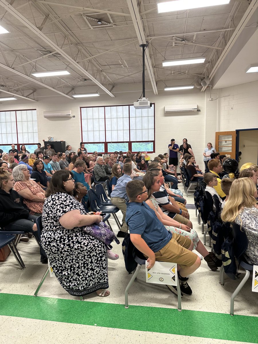 bmwbarbieva's tweet photo. A full house tonight for 5th grade promotion ⁦@BelviewBees⁩!  Kudos to the entire staff for coming together to celebrate your students! https://t.co/M2SrTpJvzJ