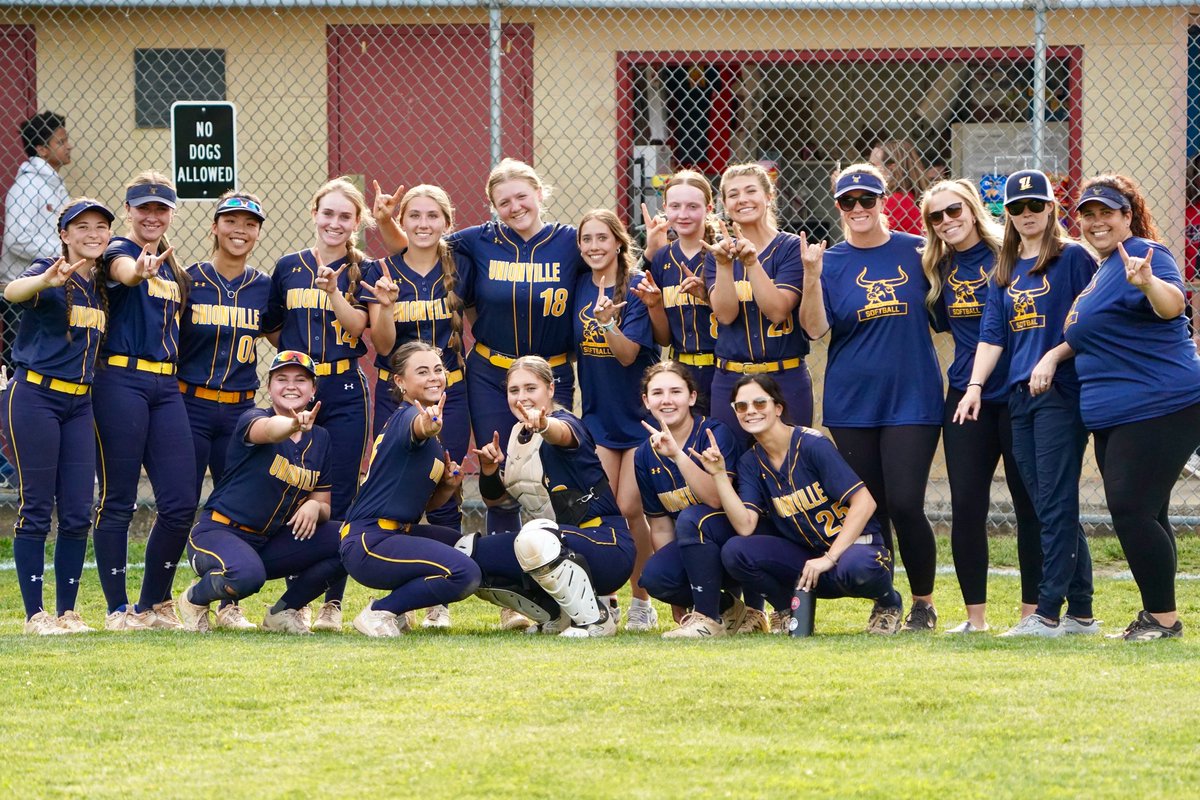 UHS Softball tweet media