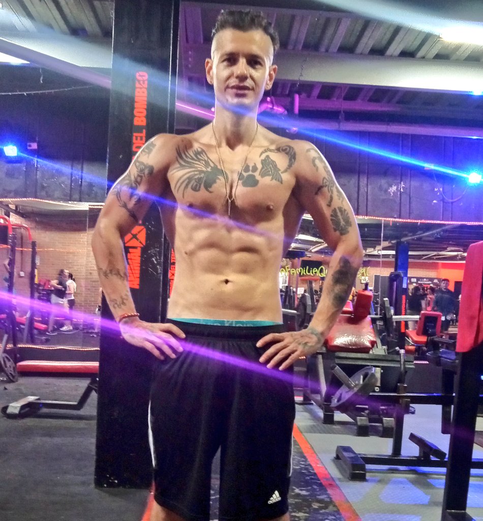 Alexand16298451's tweet photo. Touch me ... πππβ¨β¨β¨β¨
#DARKBLOOD #TattooOnTop #ripped #smile #latinmodel #absshow https://t.co/dnjvuCEbgl
