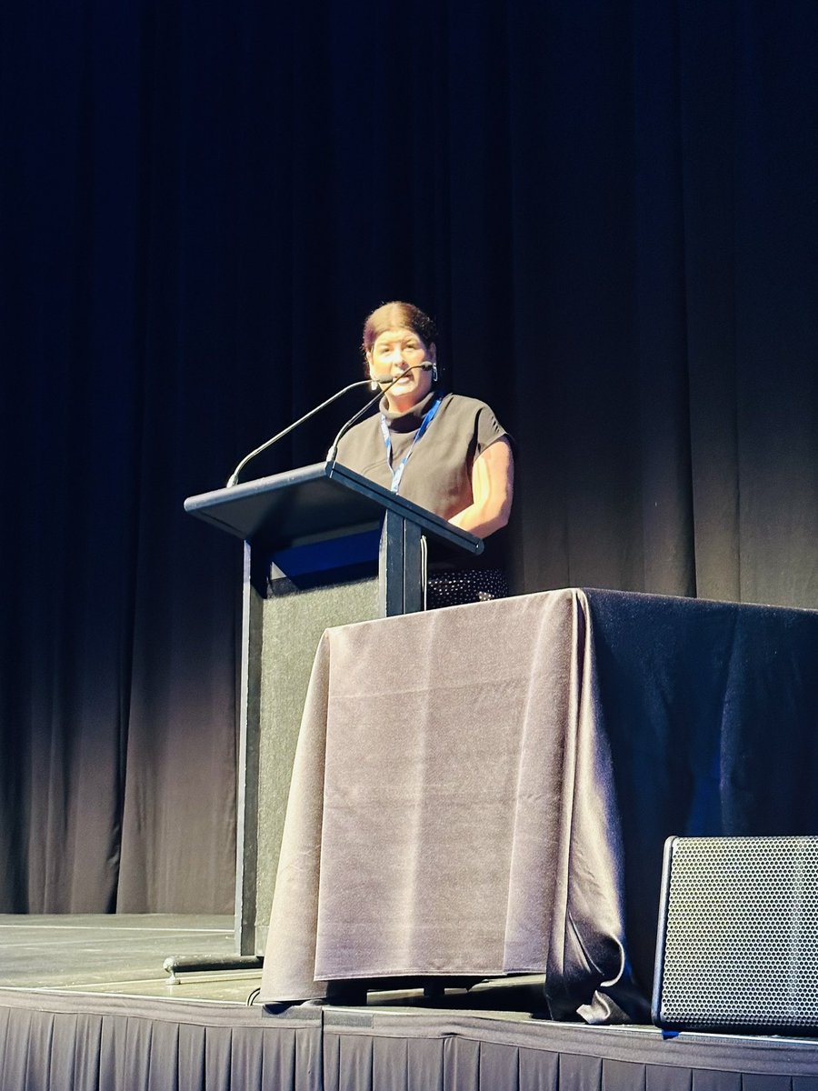 erindunnpharm's tweet photo. Dr Kristy Rogan telling the whole state about the brilliant Rapid Access Service model at The Prince Charles Hospital #clinicalexcellenceshowcase2023 https://t.co/rcxOIGef54