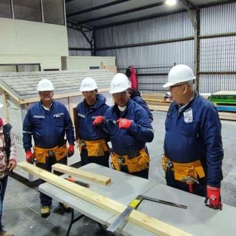 Pymemad Biobío y personas inscritas en la OMIL de Los Ángeles iniciaron el  tercer y último curso de formación de carpinteros que el área de Tecnologia y Productos de la Madera de INFOR imparte con especialista del Canadá en el marco del programa FNDR apoyado por el <a href="/gorebiobio/">Gobierno Regional del Biobío</a>