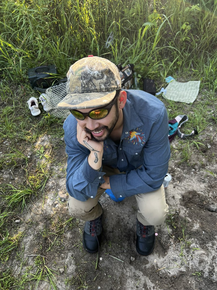 jeschanok's tweet photo. don’t go fishing on shrooms https://t.co/jf1QnAPf2V