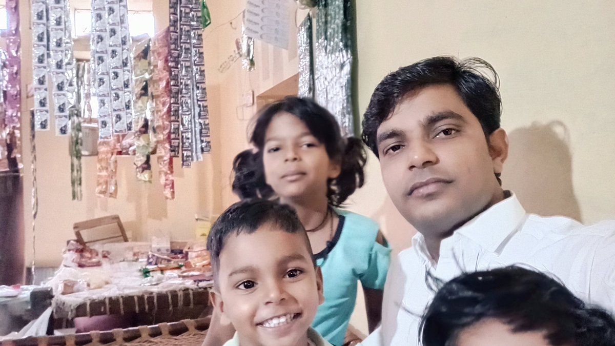 santoshgehari's tweet photo. Have a nice day 🌺
Fun time with kids https://t.co/TLLQp5fHpJ