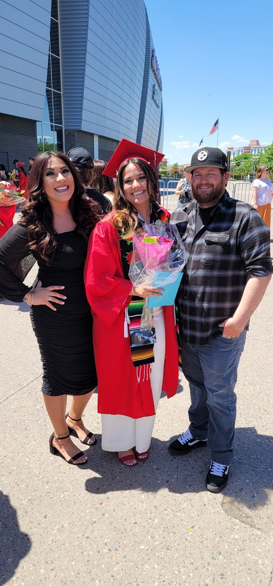 tm4xwell84's tweet photo. My baby is a High School Grad!🎓🖤❤️🎉 #ClassOf2023 #HSSenior #OnceADemonAlwaysADemon @dysartdemons https://t.co/KLA8YMci0L