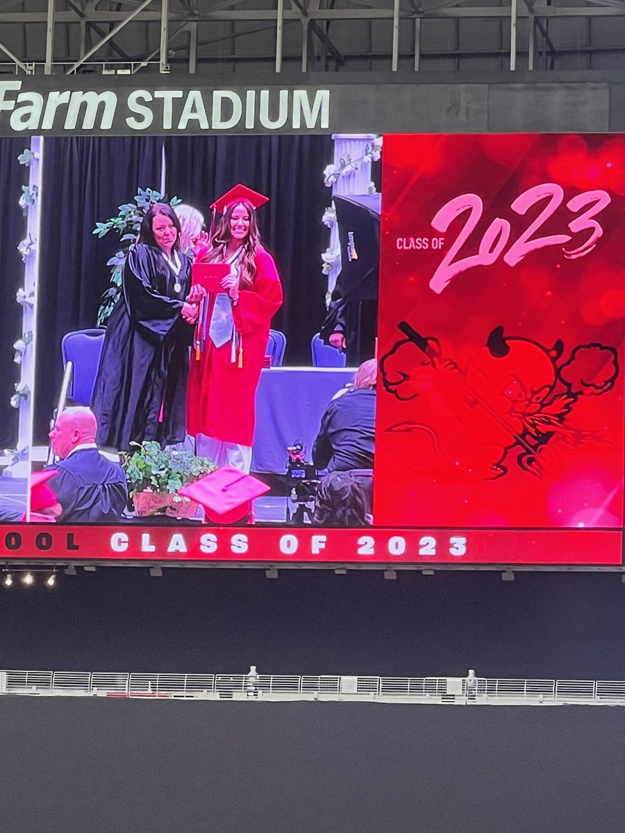 tm4xwell84's tweet photo. My baby is a High School Grad!🎓🖤❤️🎉 #ClassOf2023 #HSSenior #OnceADemonAlwaysADemon @dysartdemons https://t.co/KLA8YMci0L