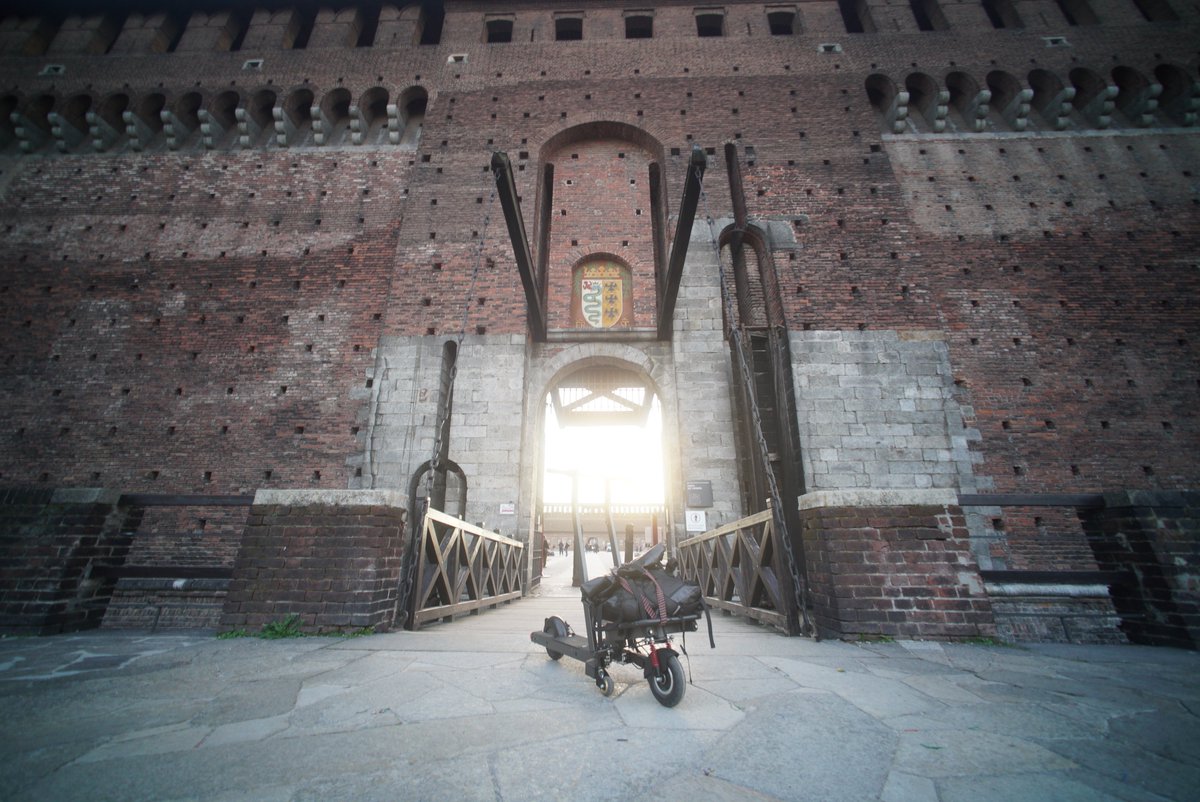 hello! ミモです！
how have you been?
it's raining and cold in Tokyo today.
#mimoスタイル
#ライフスタイル
#escooter
#乗り物
#これから
#事前予約受付中
#詳細はお問い合わせください
#写真好きな人と繫がりたい
#設立者は写真好き
#ノマド