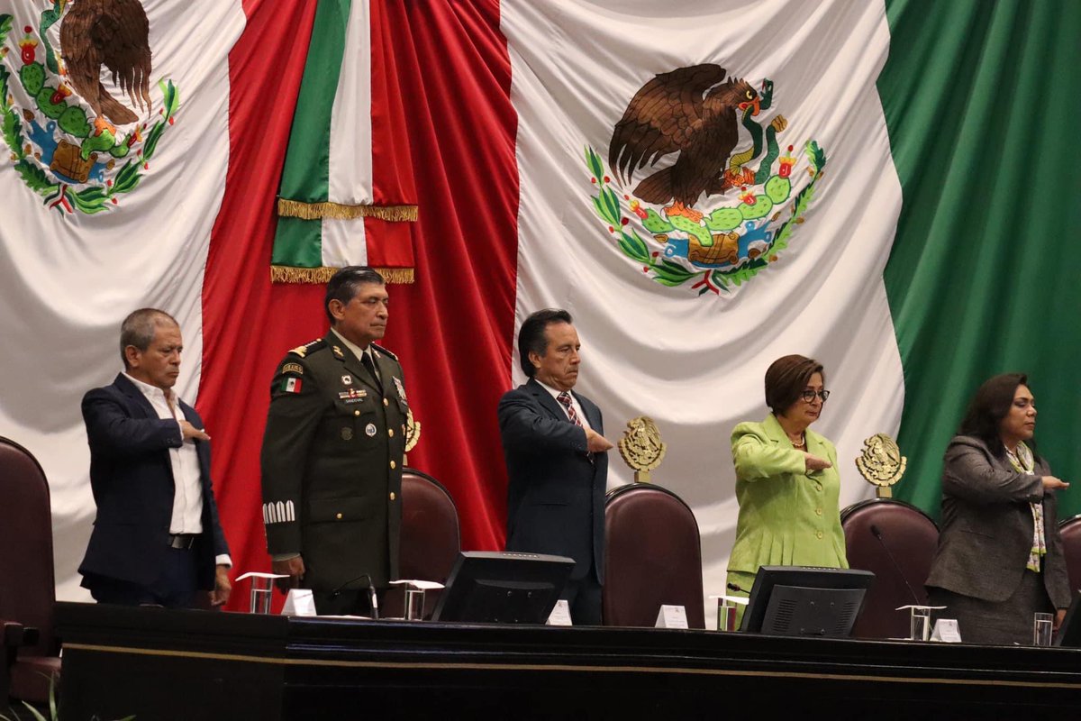 Presente en la Sesión Solemne celebrada en <a href="/legisver/">Congreso de Veracruz</a> con motivo de la develación en letras de oro de la inscripción:

“2023, año del Bicentenario del Heroico Colegio Militar” 🇲🇽 

#PaulMartínezMarie
#DistritoIX
#Perote