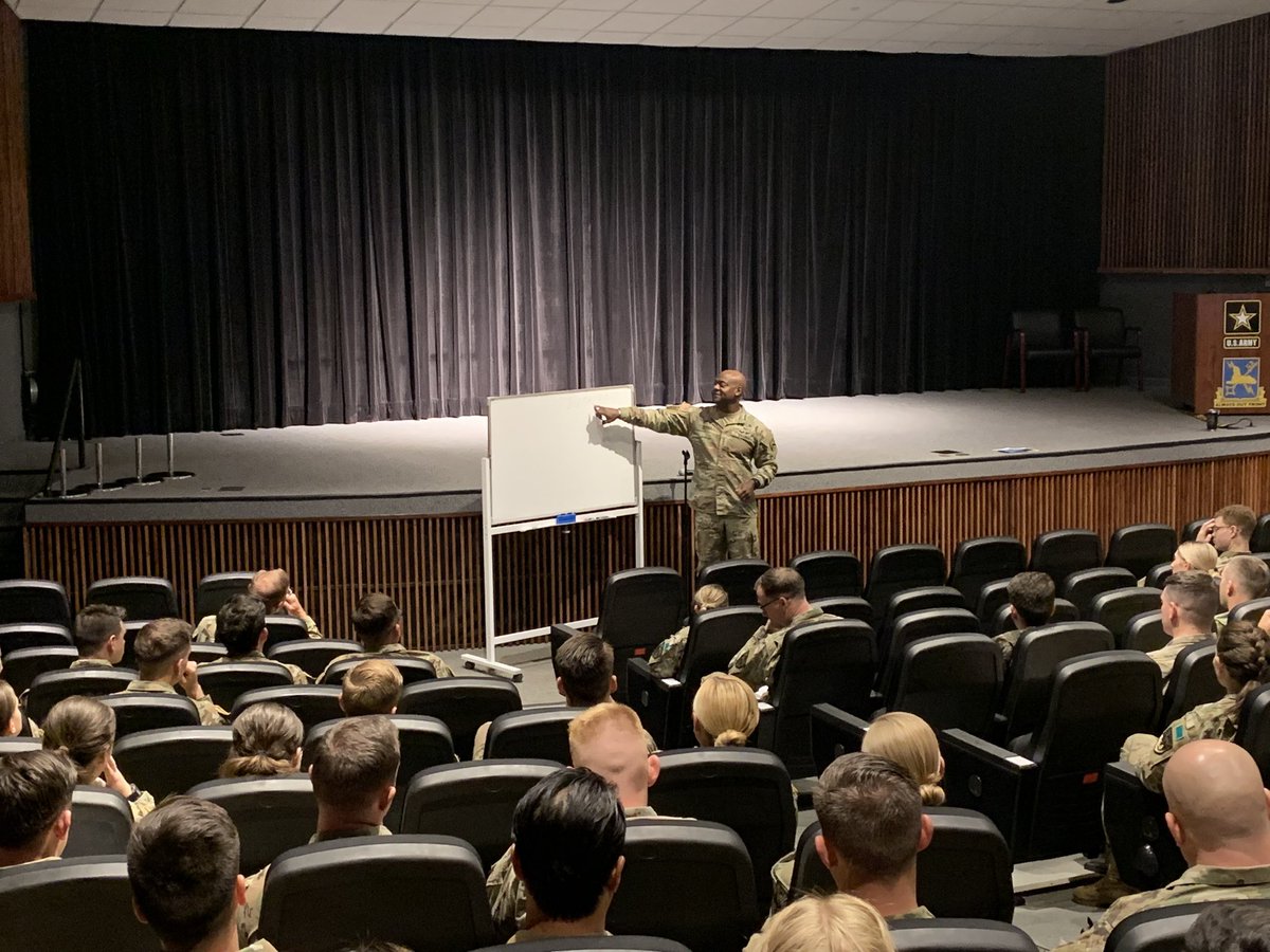 Beags_Beagle's tweet image. Total appreciation to our Intel Community 🏆 Thanks to @ArmyIntelCG  and ICOE for a great visit. “Edge of the Frontier”!! #redpen