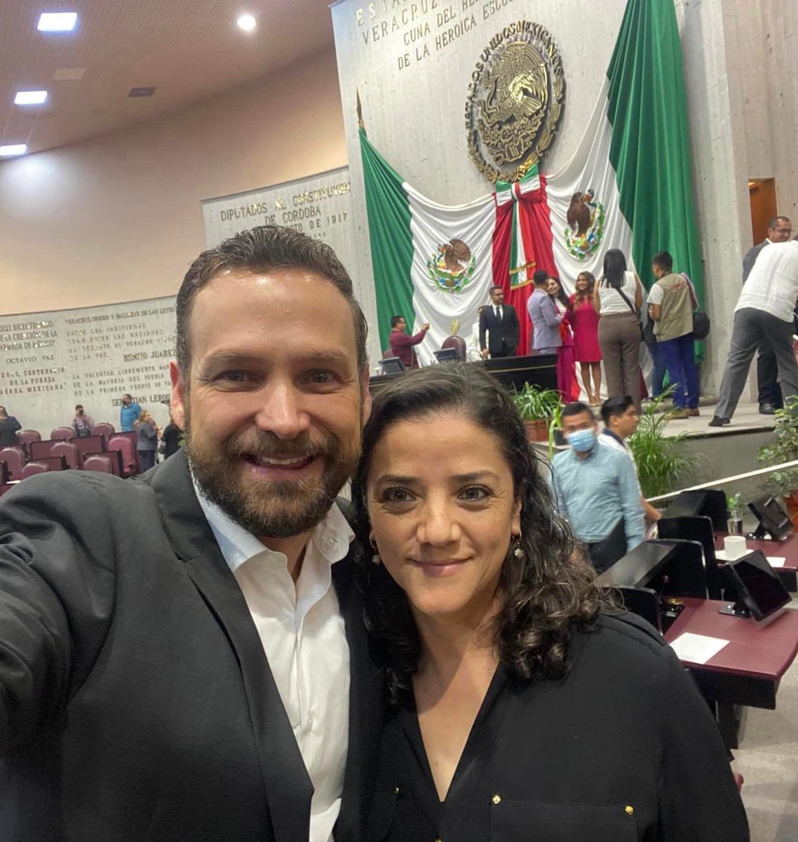 ¡Muchas felicidades <a href="/laulrubi/">Lau Rubí</a> 

Deseo que pases un excelente día, que Dios te bendiga y te de muchos años más llenos de salud y alegría.

¡Feliz cumpleaños! 🎂🎉